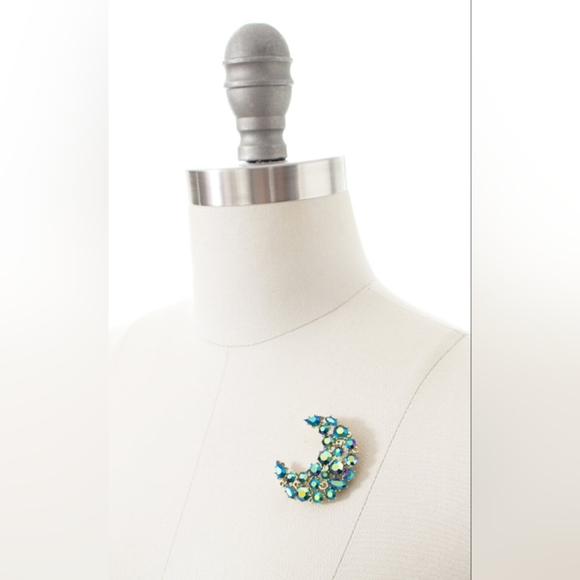 vintage Aurora borealis crystal crescent moon pin - Picture 4 of 10